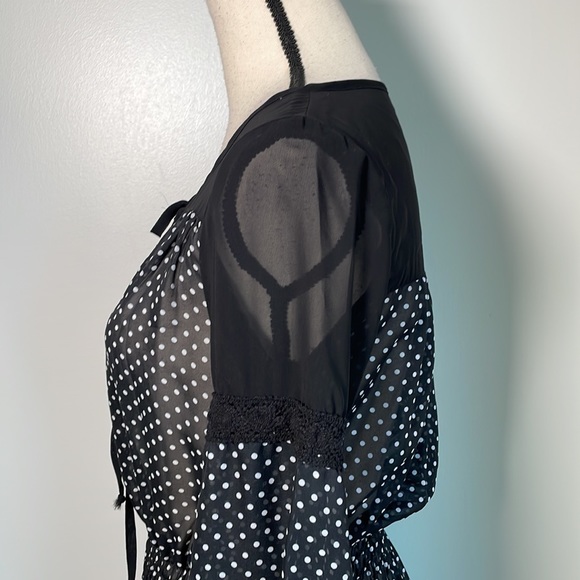 B Darlin Black White Printed V Sheer Neck Smocked Mini Long Sleeve Dress 3/4 - Picture 7 of 11